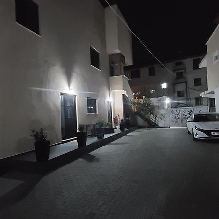 Guest House Tian & Hojz Durrës Zewnętrze zdjęcie